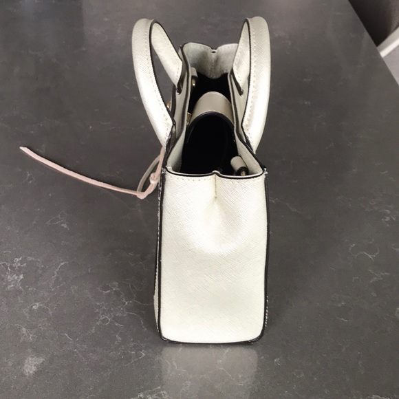 Rebecca Minkoff Gold Crossbody Like New Worn Once - Picture 4 of 15